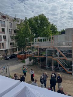 ❤️❤️❤️ Digga, dit wird niiiiice!! Letzten Samstag konnte der Rohbau des MAXIM-Neubaus besichtigt werden, wird ein Schmuckstück, sag ich Euch 👌👌👌 Vor allem die schicke Dachterrasse wird ein Träumchen 😍😍😍 Offizieller Eröffnungstermin ist aktuell noch September, wird aber wahrscheinlich eher Ende des Jahres. Ist noch ein bisschen was zu tun. Aber das Warten lohnt sich! ❤️❤️❤️